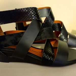 Sofft Black sandals NWOT size 8w